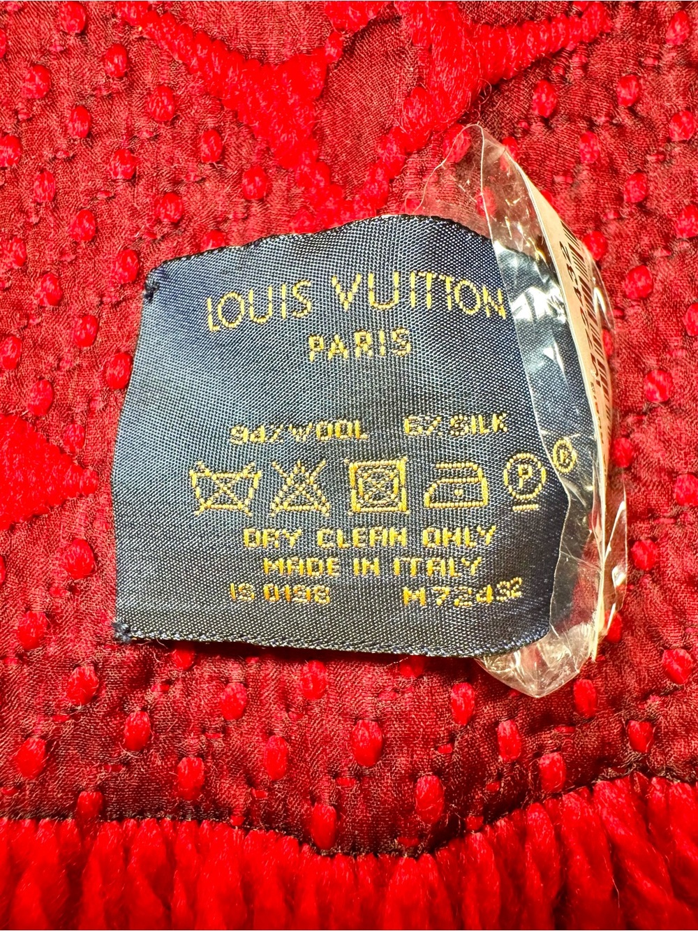 Louis Vuitton Logomania Reversible Rubis Red Wool And Silk Scarf - Picture 11 of 11